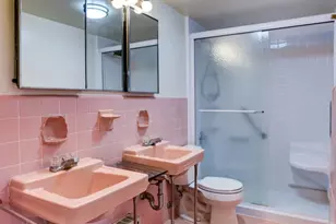 4201 Cathedral Ave NW, Washington, DC 20016 - Photo 31