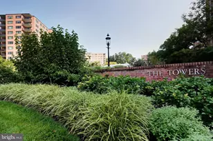 4201 Cathedral Ave NW, Washington, DC 20016 - Photo 41