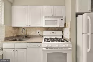 2130 N St NW, Washington, DC 20037 - Photo 23