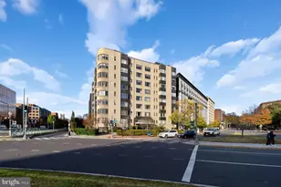 1 Scott Cir NW, Washington, DC 20036 - Photo 43