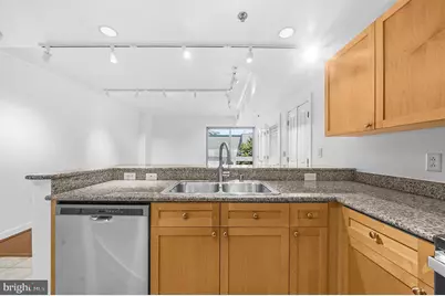 777 7th Street NW #1003, Washington, DC 20001 - Photo 15