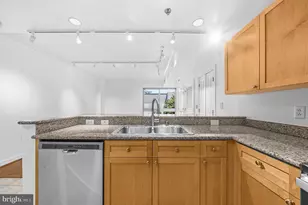 777 7th St NW, Washington, DC 20001 - Photo 15