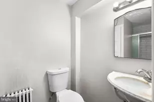 812 E St SE, Washington, DC 20003 - Photo 45