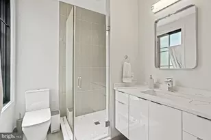 2100 4th St NE, Washington, DC 20002 - Photo 33