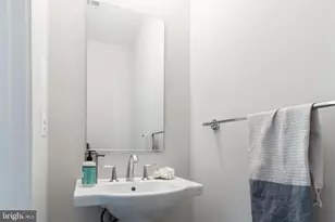 935 Sycamore Dr SE, Washington, DC 20032 - Photo 5