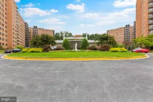 4201 Cathedral Ave NW, Washington, DC 20016 - Photo 33