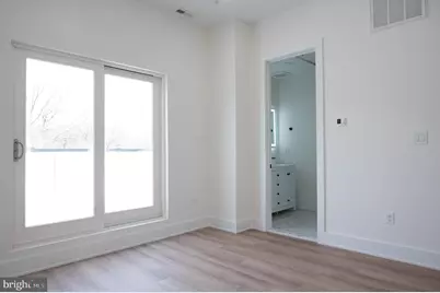 2105 M Street NE #12, Washington, DC 20002 - Photo 3