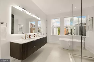 329 8th St NE, Washington, DC 20002 - Photo 25