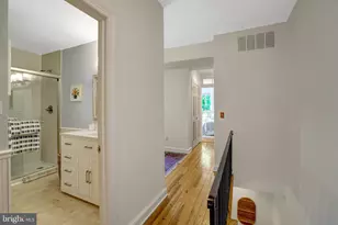 707 10th St SE, Washington, DC 20003 - Photo 29