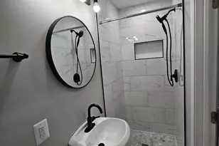 909 45th Pl NE, Washington, DC 20019 - Photo 17