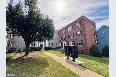 2008 38th Street SE #302, Washington, DC 20020 - Photo 1