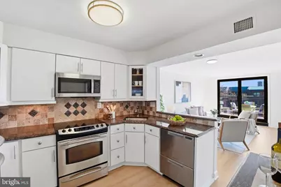 1080 Wisconsin Avenue NW #305, Washington, DC 20007 - Photo 13