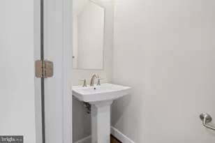 725 Parkside Pl NE, Washington, DC 20019 - Photo 11