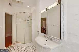 135 North Carolina Ave SE, Washington, DC 20003 - Photo 31