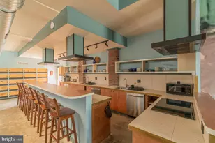 711 G St SE, Washington, DC 20003 - Photo 17