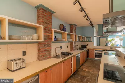 711 G Street SE, Washington, DC 20003 - Photo 25