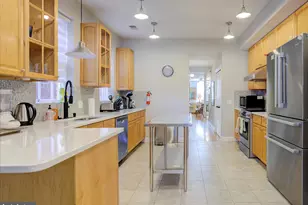 1118 F St NE, Washington, DC 20002 - Photo 11