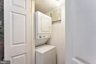 902 D St SE, Washington, DC 20003 - Photo 11