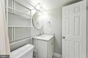 902 D St SE, Washington, DC 20003 - Photo 13