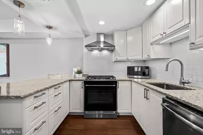 700 7th Street SW #813, Washington, DC 20024 - Photo 9