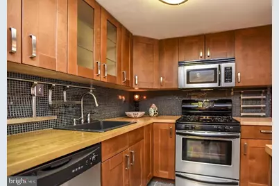 4545 Macarthur Boulevard NW #G7, Washington, DC 20007 - Photo 3