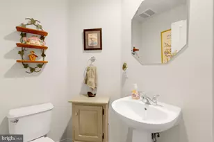 1011 3rd Pl SE, Washington, DC 20003 - Photo 15