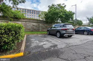 237 G St SW, Washington, DC 20024 - Photo 31