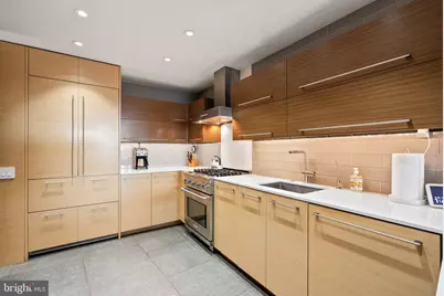 700 New Hampshire Avenue NW #519, Washington, DC 20037 - Photo 9