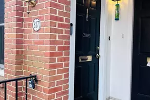 817 E St SE, Washington, DC 20003 - Photo 3