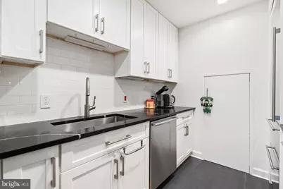 1710 Summit Place NW #1710, Washington, DC 20009 - Photo 3