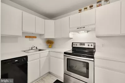 2630 Adams Mill Road NW #302, Washington, DC 20009 - Photo 9