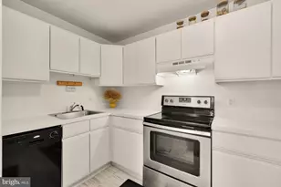 2630 Adams Mill Rd NW, Washington, DC 20009 - Photo 9