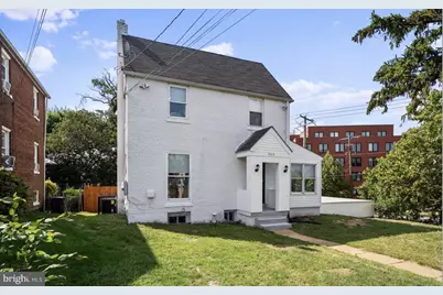 960 Division Avenue NE, Washington, DC 20019 - Photo 1