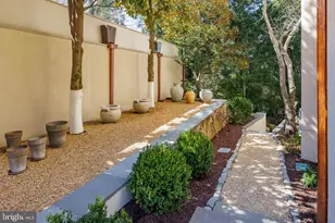 2740 Chain Bridge Rd NW, Washington, DC 20016 - Photo 41