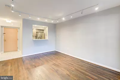 2111 Wisconsin Avenue NW #302, Washington, DC 20007 - Photo 9