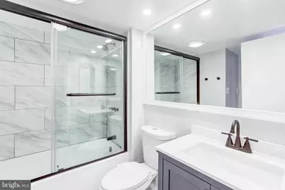 2111 Wisconsin Avenue NW #302, Washington, DC 20007 - Photo 11