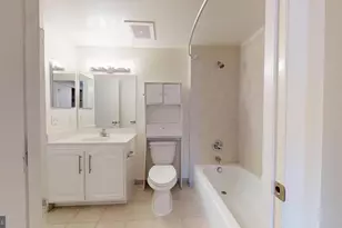 350 G St SW, Washington, DC 20024 - Photo 19