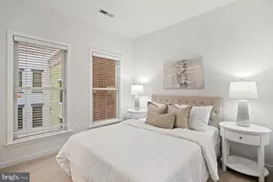 1022 3rd Pl SE, Washington, DC 20003 - Photo 19