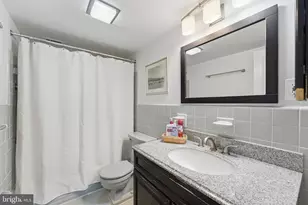 4201 Cathedral Ave NW, Washington, DC 20016 - Photo 23