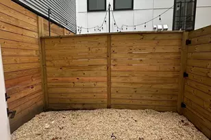 1117 24th St NW, Washington, DC 20037 - Photo 11