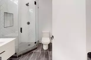 1117 24th St NW, Washington, DC 20037 - Photo 9