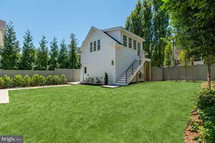 2604 36th St NW, Washington, DC 20007 - Photo 37