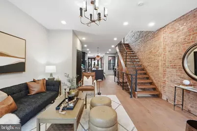 207 F Street NE, Washington, DC 20002 - Photo 3