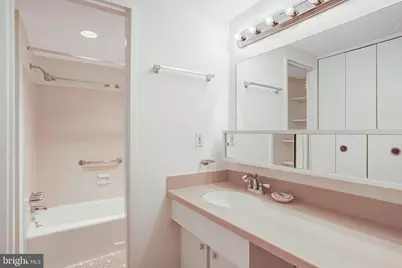 1718 P Street NW #T13, Washington, DC 20036 - Photo 7