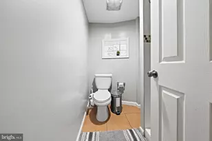 28 T St NW, Washington, DC 20001 - Photo 19