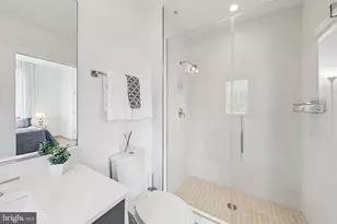 301 H St NE, Washington, DC 20002 - Photo 21