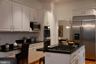 5127 Cathedral Ave NW, Washington, DC 20016 - Photo 3