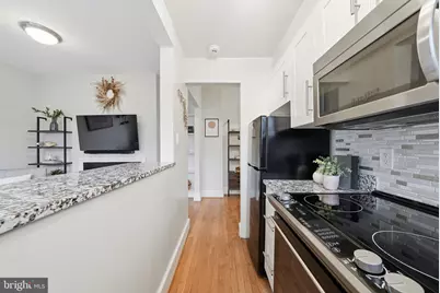 18 9th Street NE #305, Washington, DC 20002 - Photo 13