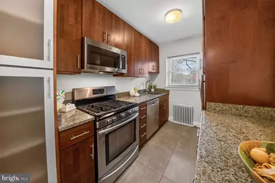 2339 40th Place NW #101, Washington, DC 20007 - Photo 7