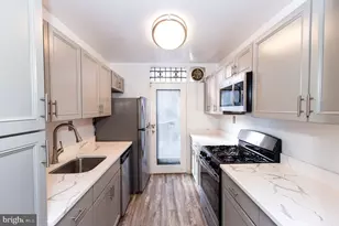 204 M St SW, Washington, DC 20024 - Photo 5